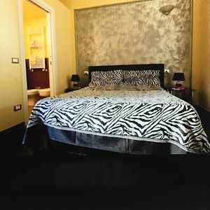 Camera con letto king size